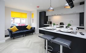 No1 Luxury Service Apartments